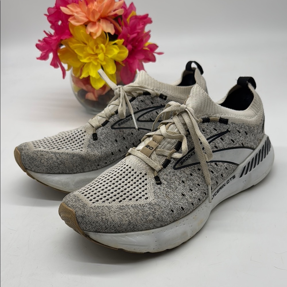 Brooks Athletic White Black Running Shoes Size 10 BRK7743